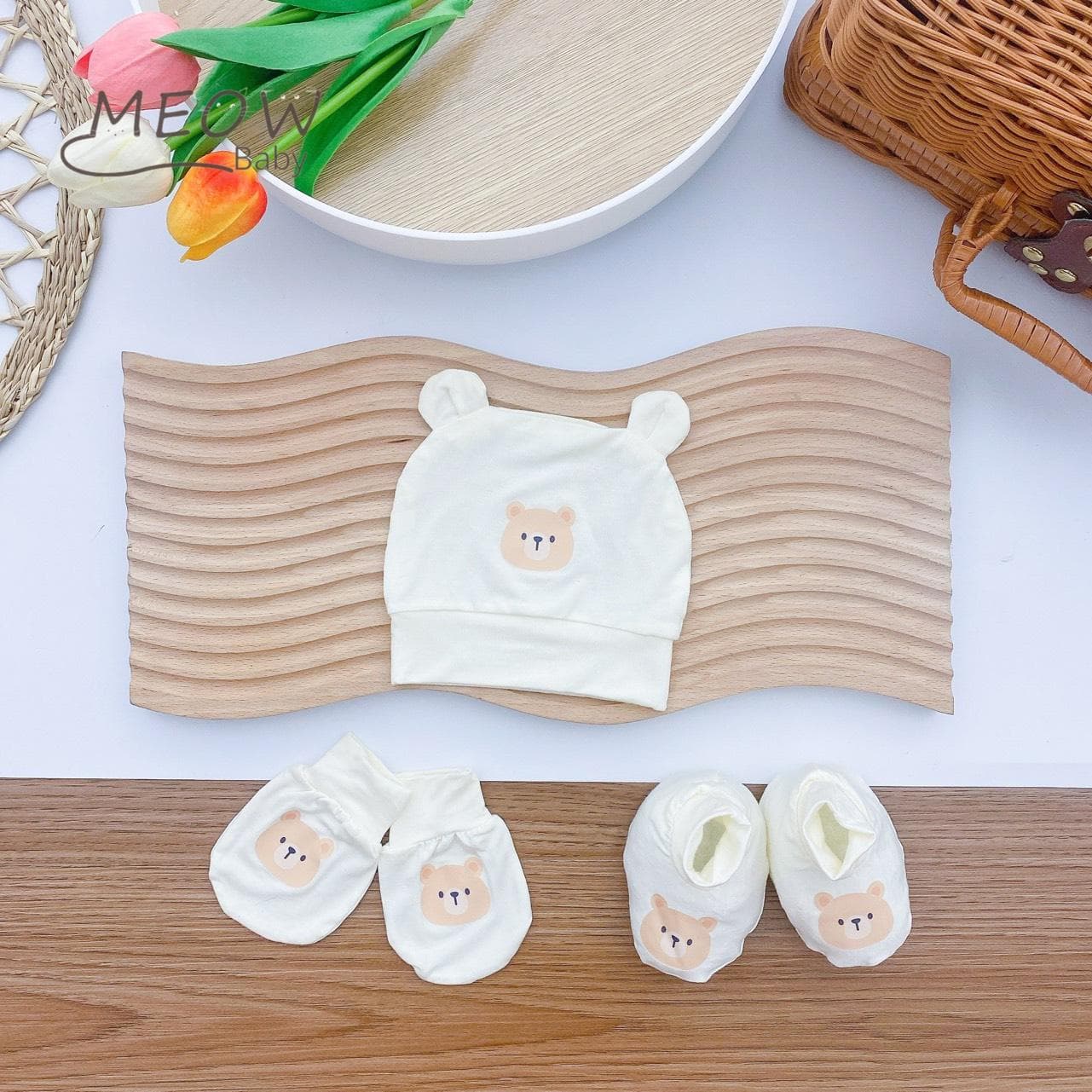 Sét Mũ, Bao Tay, chân vải Peptit Cao Cấp Siêu Mềm Mát cho bé 0-2 tháng Nền Kem HQ - ảnh 3